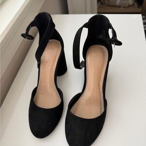 LC Lauren Conrad Black Velvet Heels